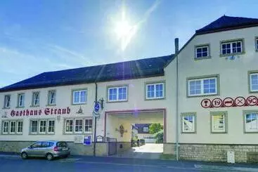 ユースホステル Gasthaus Straub