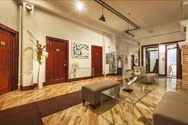 Отель Abri Du Voyageur