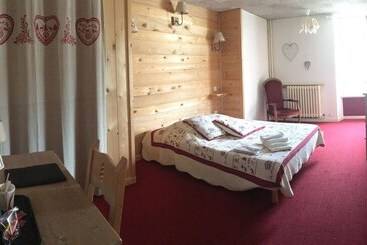 ホテル Hôtel Le Dauphin