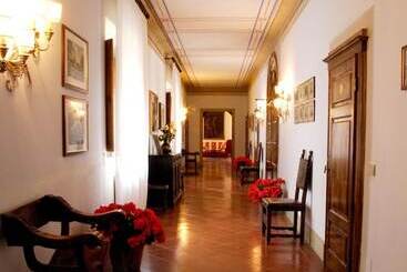 فندق ريفى Borgo Castelvecchi