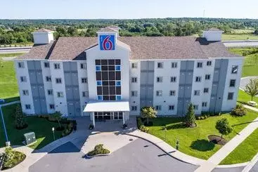 Motel 6kingston, On