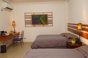 هتل Casa Del Arbol