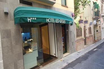 Отель Led Sitges