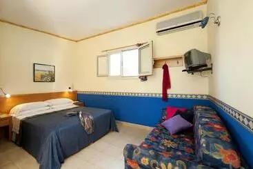 هتل Villaggio Albergo Internazionale La Plaja