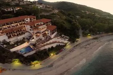 ホテル Karaoulanis Beach
