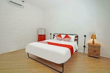 호텔 Oyo 90855 Teras Keong Canggu