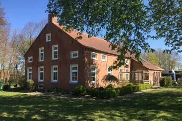 호텔 Ferienwohnung Roessing 25194