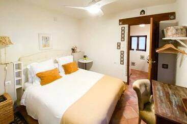 ペンション Room In House  Habitacion Privada En Casa Con Encanto Y Piscina