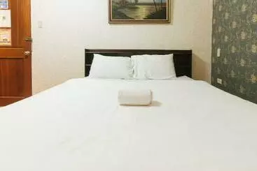 Hotelli Reddoorz Plus Ysvan Angeles Pampanga
