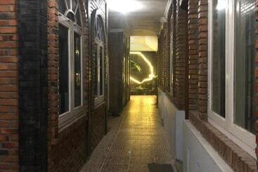 酒店 Friendjoss Homestay Laugumba Redpartner