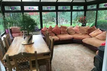 Bed and Breakfast Broadmoor Farm
