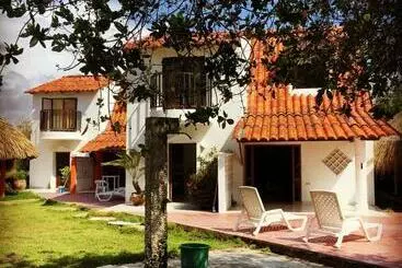 Pension  Criollo Beach Camp