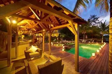 هتل Cape Point Seafront Exclusive Suites & Penthouses