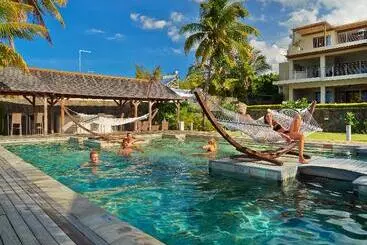 هتل Cape Point Seafront Exclusive Suites & Penthouses