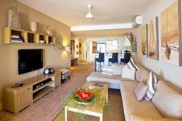هتل Cape Point Seafront Exclusive Suites & Penthouses