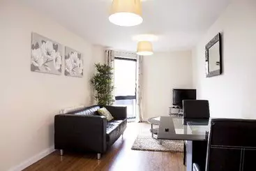 Hotel Cheltenham Plaza