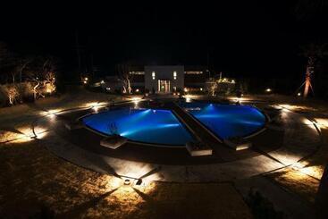 Hotel The Grand Sumorum