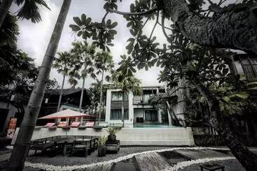 هتل Paragon Inn