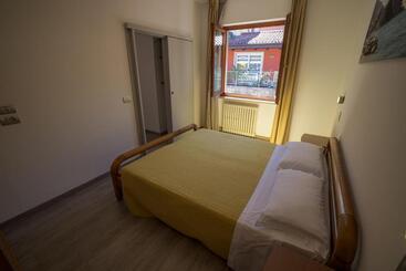 هتل آپارتمان La Madrugada