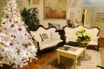 Отель Antico Borgo