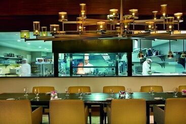 هتل The Ritzcarlton, Almaty