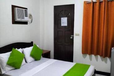 בית מלון כפרי Bans Beach Resort