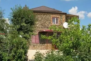 هتل روستایی Three Jugs B&b