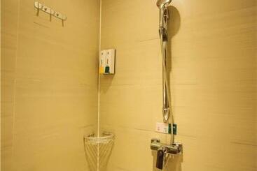 Hotel City Comfort Inn Wuzhou Bus Station