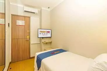 Hotel Front One Budget Bekasi