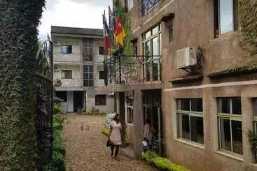 هتل Mont Mandara