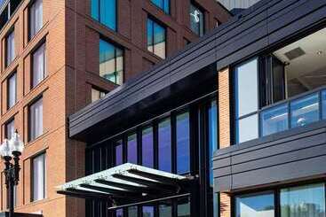 هتل Canopy By Hilton Boston Downtown