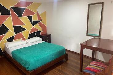 酒店 El Jardín Escondido Party Hostel