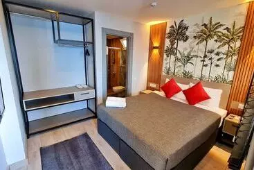 Aparthotel Letstay Panorama Suites