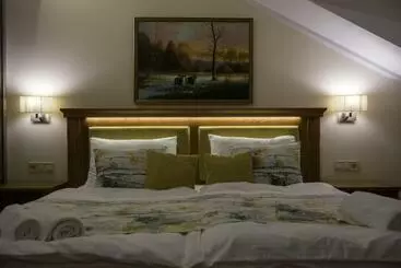 ペンション Robinia Rooms