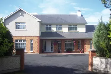 민박 Carrigane House