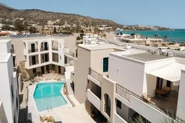 Villa Nami Hotel & Suites