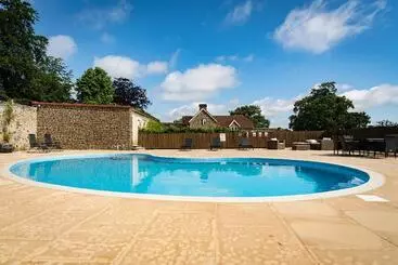 The Mole Resort Hotel Rooms