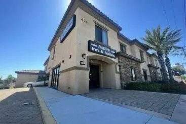 Hotelli Aspire Inn & Suites Orange