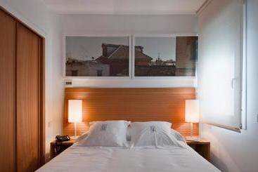 آپارتمان‌های توریست‌ها Apartamentos Eslava