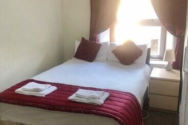 مسافرخانه Dalry Guesthouse