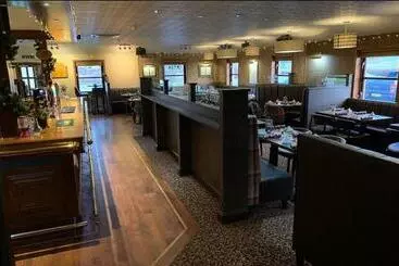 Отель Standing Stones