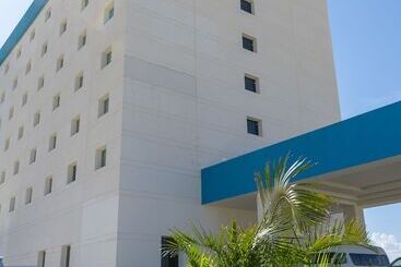 هتل Aeropuerto Los Cabos