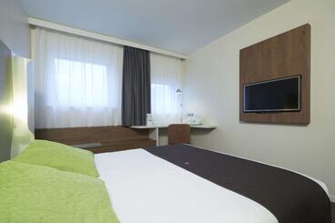 فندق Campanile Lille Euralille