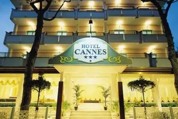 בית מלון כפרי Cannes in Pieno Centro