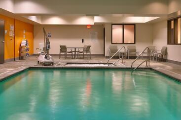 فندق Holiday Inn Express & Suites Overland Park, An Ihg