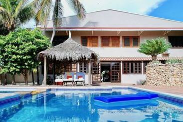 هتل El Encanto Boutique