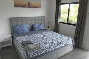 هتل آپارتمان Bohol Jewel Resort