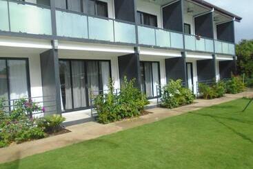 아파트호텔 Bohol Jewel Resort