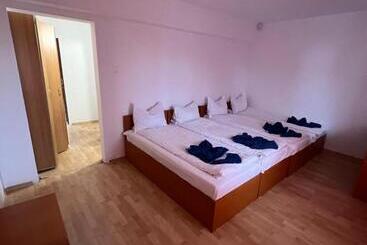 هتل Hellen Residence