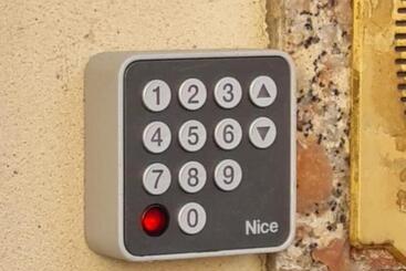 تختخواب و صبحانه Suite Del Mercante